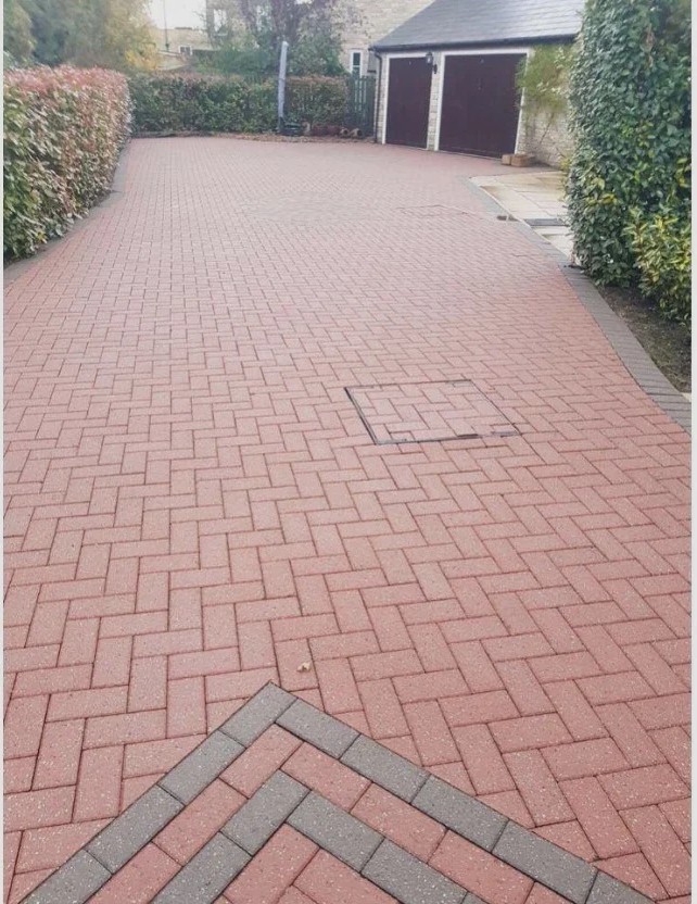 Schoongemaakte oprit door PureTerra
